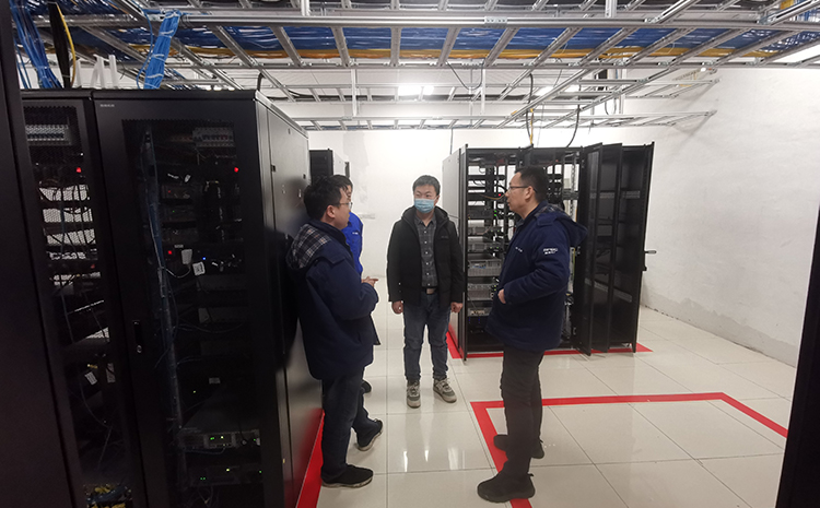 金雞灘煤礦數(shù)據(jù)機(jī)房全氟己酮滅火裝置安裝完成！